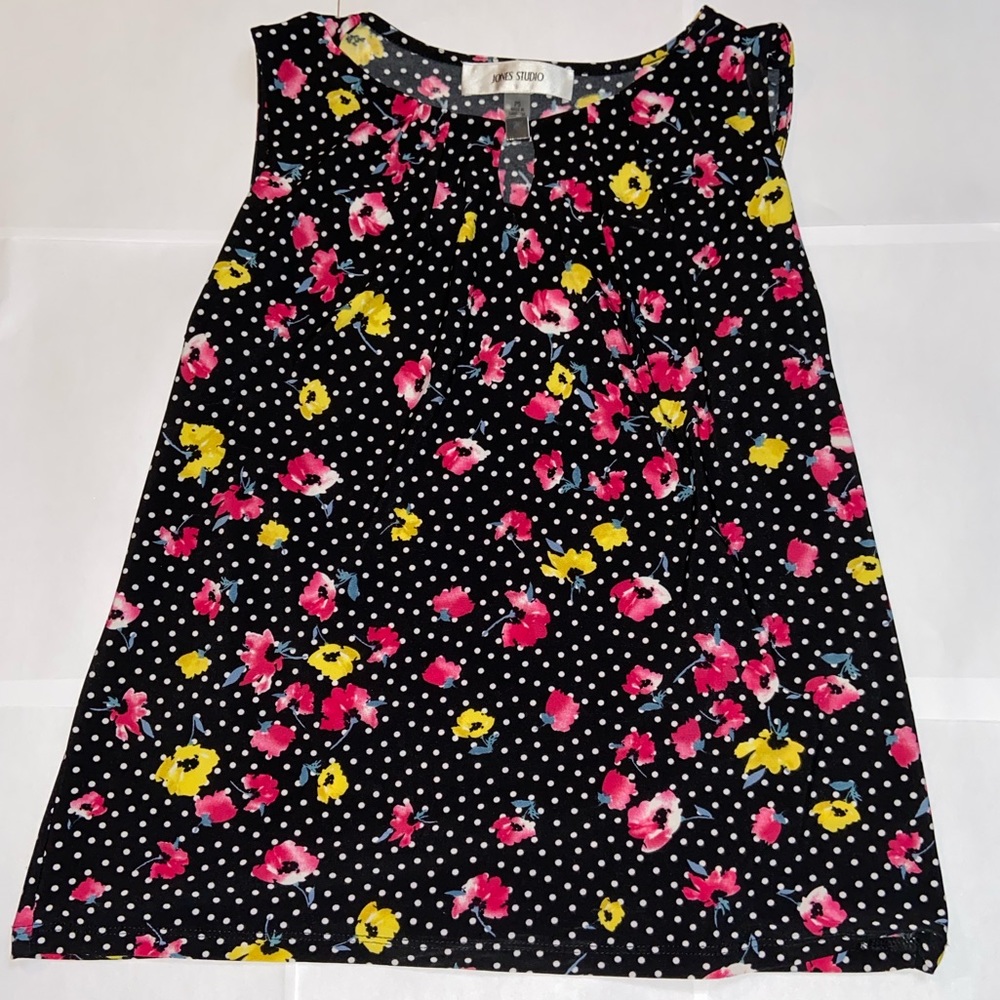 Jones Studio Keyhole Neckline Sleeveless Top